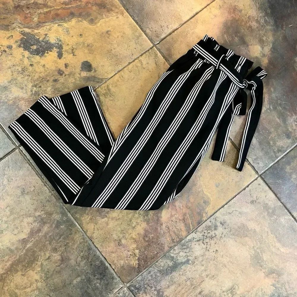 Harper Heritage Paper Bag Black and White Stripped Pants with Pockets and Belt S